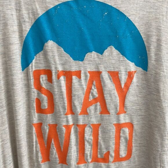 NWT- Women’s screen print “Stay Wild”- Size 2X - Picture 2 of 7